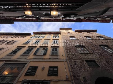 Firenze, Signoria - Uffizi, Piazza di San Firenze, 3