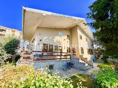 Villa unifamiliare via Giuseppe Parini 5, Centro, Orbassano
