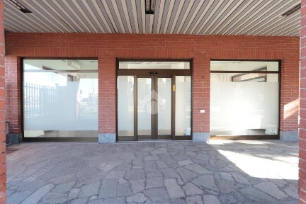 Locale commerciale in Affitto