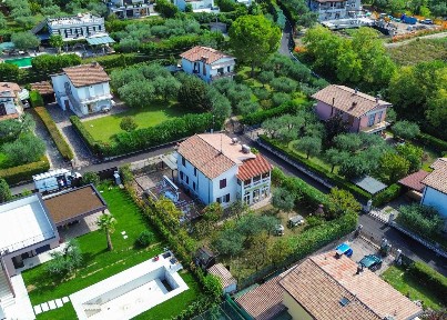 Villa unifamiliare via Montavoletta 54, Centro, Bardolino