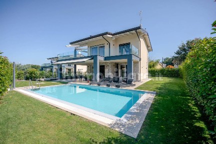 Villa unifamiliare Strada del Tonol, Centro, Lazise