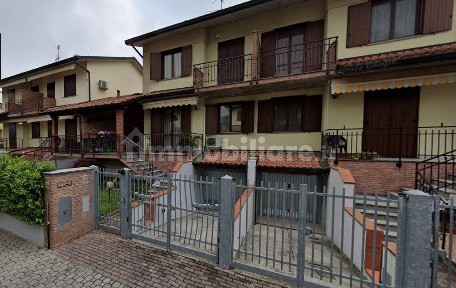 Villa a schiera via Isola 27, San Zenone al Lambro
