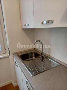 Trilocale via Antonio Panizzi, Lorenteggio, Milano