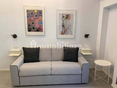 Monolocale via Solferino, Moscova, Milano