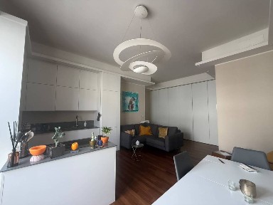 Quadrilocale via Santa Valeria 5, Sant'Ambrogio, Milano