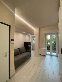 Monolocale via dei Fiordalisi 4, Lorenteggio, Milano