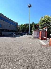 Capannone in Affitto