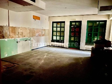Locale commerciale in Affitto