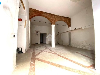 Locale commerciale in Affitto