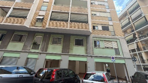 Locale commerciale in Affitto