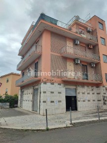 Locale commerciale in Affitto