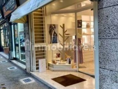 Locale commerciale in Affitto