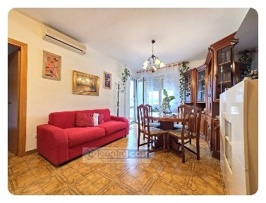 Quadrilocale viale America, Gaeta