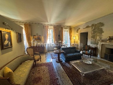 Appartamento via Francesco Carrara 20, Piazza Napoleone - San Michele, Lucca