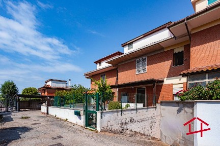 Villa plurifamiliare via Lercara Friddi, Martin Pescatore - Campo Selva, Pomezia