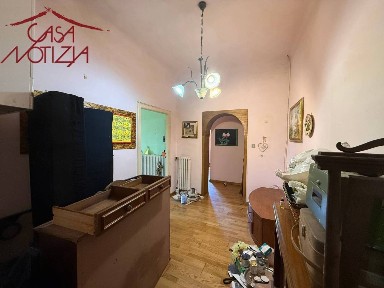 Quadrilocale via dei fossi, Piazza Anfiteatro - Torre Guinigi, Lucca