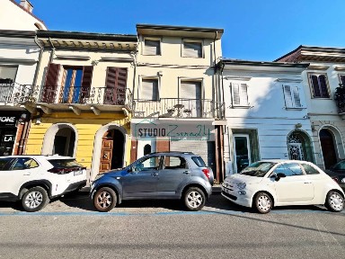 Quadrilocale via Zanardelli, Centro, Viareggio