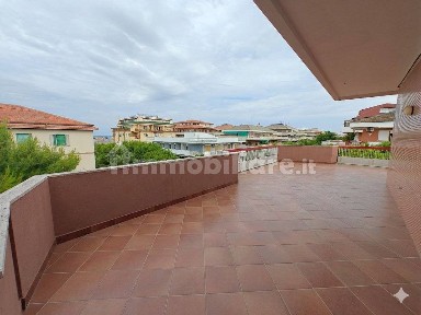 Attico da ristrutturare, 305 m², Lungomare - Strada Parco, Pescara