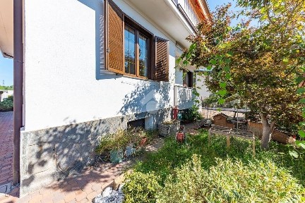Villa bifamiliare via Cislago 17, Rescaldina
