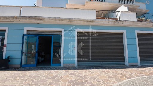 Locale commerciale in Vendita