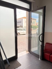 Locale commerciale in Affitto