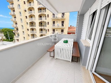 Trilocale viale Milano, Centro, Riccione