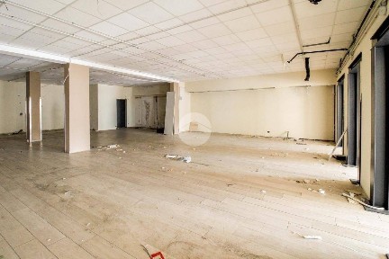 Locale commerciale in Affitto