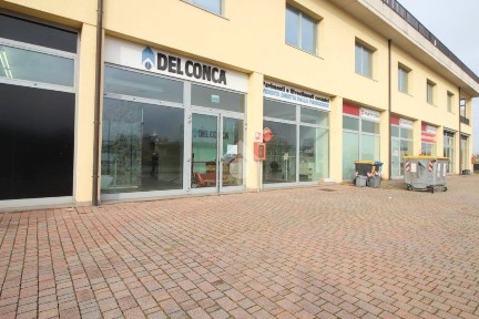 Capannone in Vendita