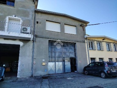 Capannone in Vendita