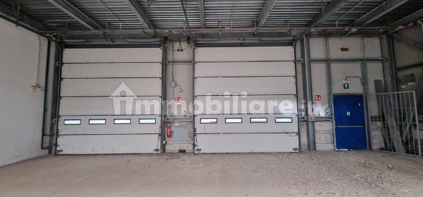 Capannone in Vendita