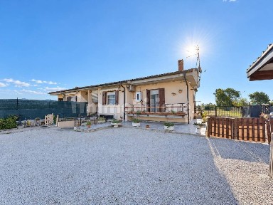 Villa bifamiliare via Epitaffio, 14, Pantanaccio, Latina