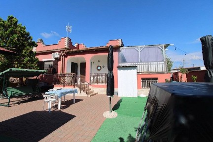 Villa bifamiliare via Sasso 6, Cogna, Aprilia