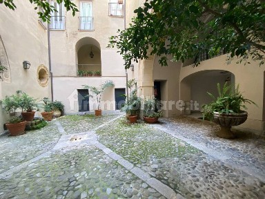 Bilocale piazzetta Santa Sofia 5, Castellammare, Palermo