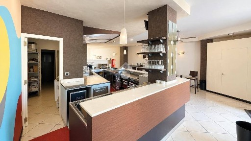 Locale commerciale in Affitto