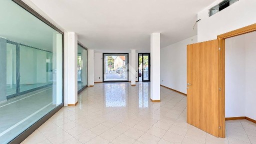 Locale commerciale in Affitto