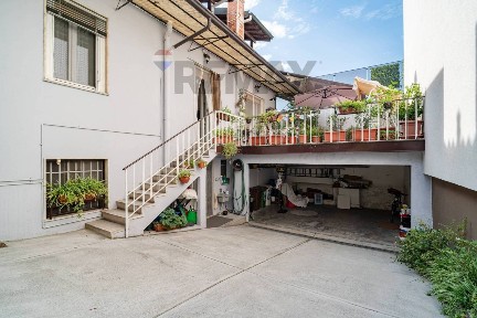 Milano, Certosa, via Monte Altissimo, 5