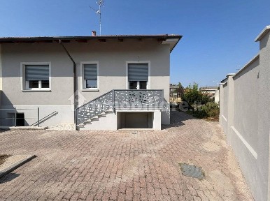 Villa unifamiliare via Canton Biliemme 7, Semicentro, Vercelli
