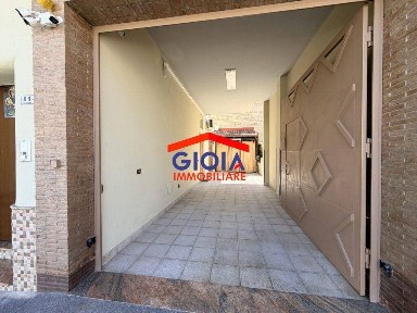Mondragone, Via Crocifisso