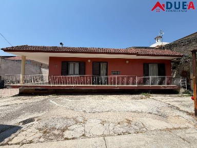 Villa Literno, Via Gallinelle Vico 1