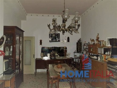 Appartamento da ristrutturare, piano terra, Centro, Bagheria