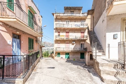 Quadrilocale viale del Fante, Piano Maglio Blandino, Altofonte