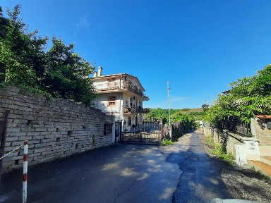 Bilocale via dei Villini 13, Centro, Morlupo