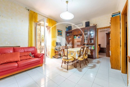 Trilocale via degli Arbusti, 8, Centocelle, Roma