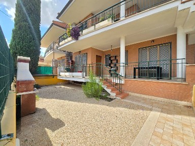 Quadrilocale via del Casale Lumbroso 147, Casal Lumbroso, Roma