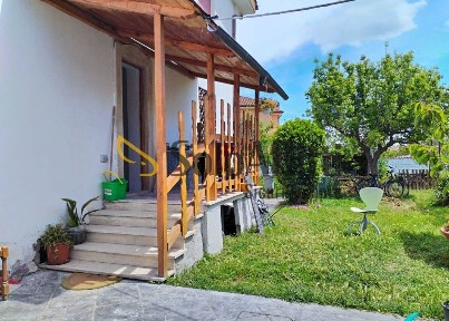 Bilocale via Gubbio 5, Nuova Florida, Ardea