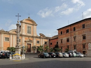 Trilocale piazza di San Francesco d'Assisi, Trastevere, Roma