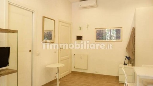 Monolocale via Nomentana 229, Trieste - Coppedè, Roma