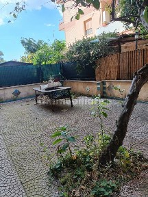 Bilocale viale Desiderato Pietri, Ostia Levante, Roma