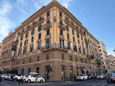 Bilocale via Tortona, Re di Roma, Roma