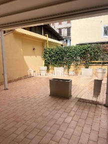 Roma, Prati, Via Valadier, 48